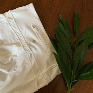 lululemon athletica Pants - White Lululemon Long Cropped Legging Size 6 lululemon athletica Pants - White Lululemon Long Cropped Legging Size 6